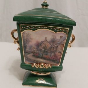 Thomas Kinkade Holiday - Thomas Kinkade Lamplight Lane Music Box Thomas Kinkade Holiday - Thomas Kinkade Lamplight Lane Music Box